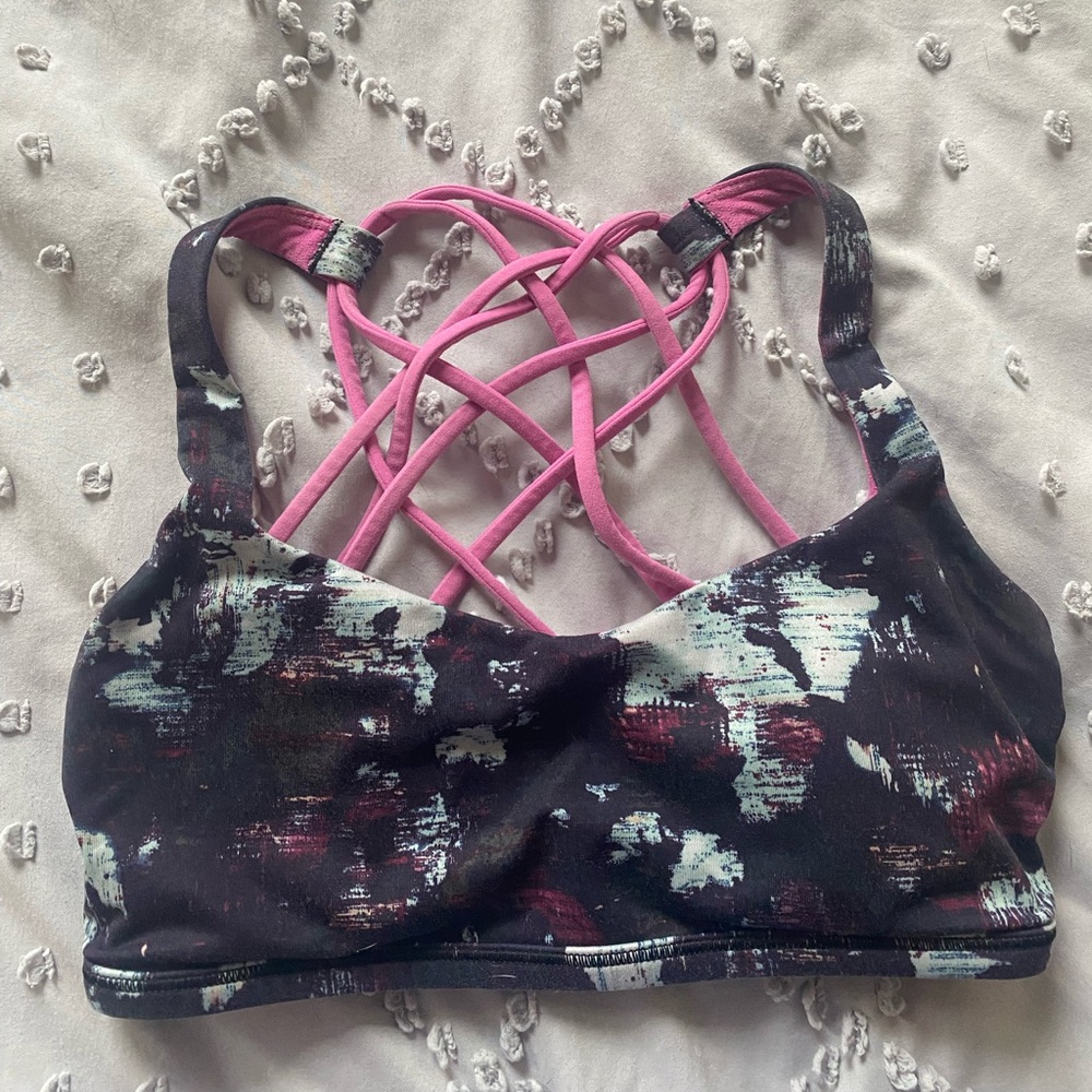 Lululemon bra size 4